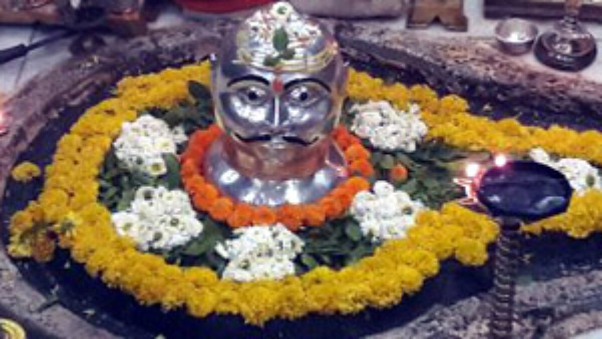 Trimbakeshwar Temple | Timings, History & Festivals