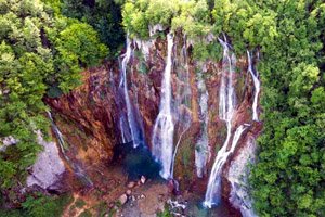 Kutralam waterfalls